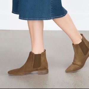 Zara Suede Chelsea Boots in Tan